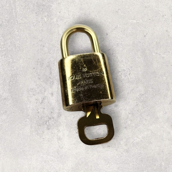 LV Louis Vuitton Lock and Key #343 - Picture 2 of 4